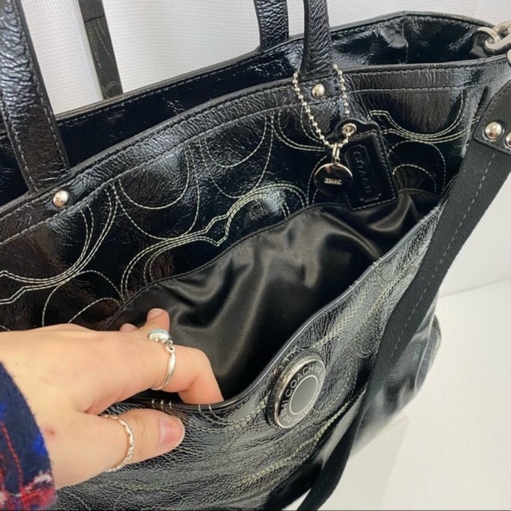 Bee-Yout-iful!! Coach Patent Leather Weekender, Signature C Diaper or Travel Bag - Picture 6 of 17